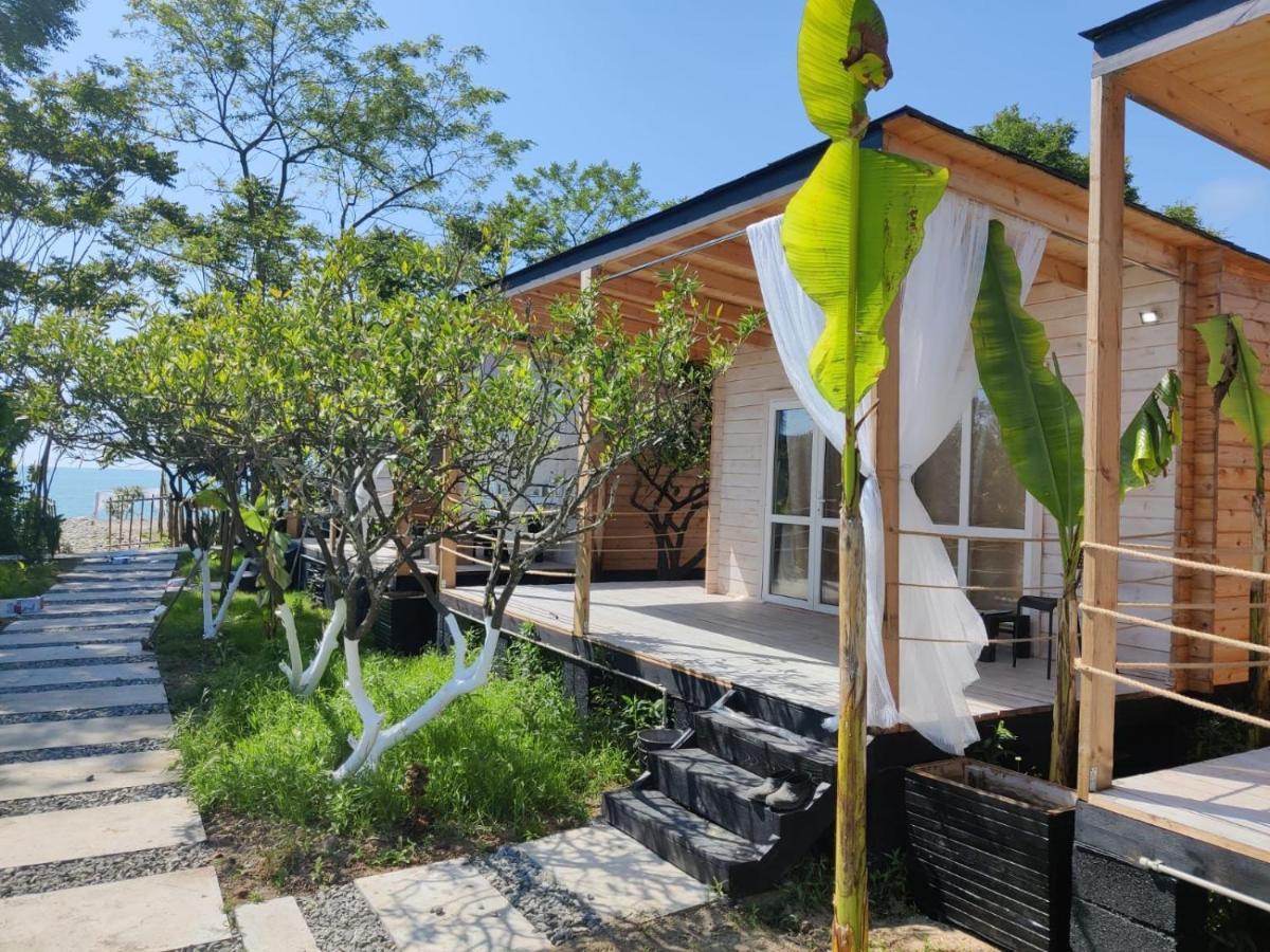 Aqua Palm Resort Сухум Экстерьер фото